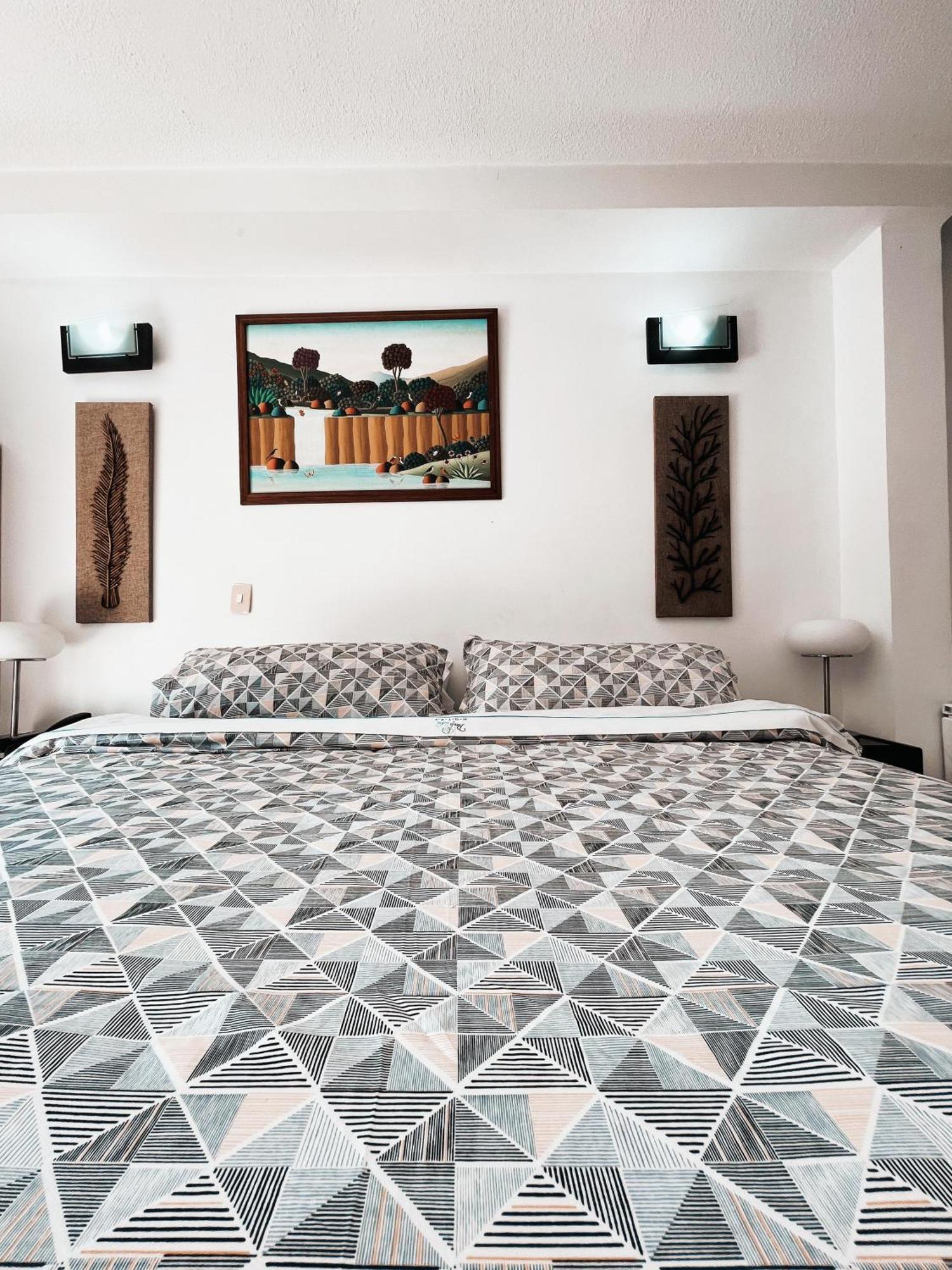 Hotel Puerto Bahia Сан Хил Екстериор снимка