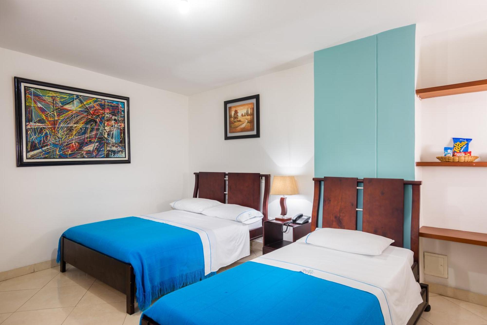 Hotel Puerto Bahia Сан Хил Екстериор снимка