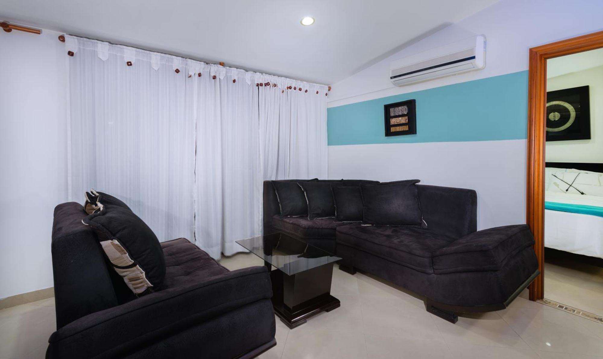 Hotel Puerto Bahia Сан Хил Екстериор снимка