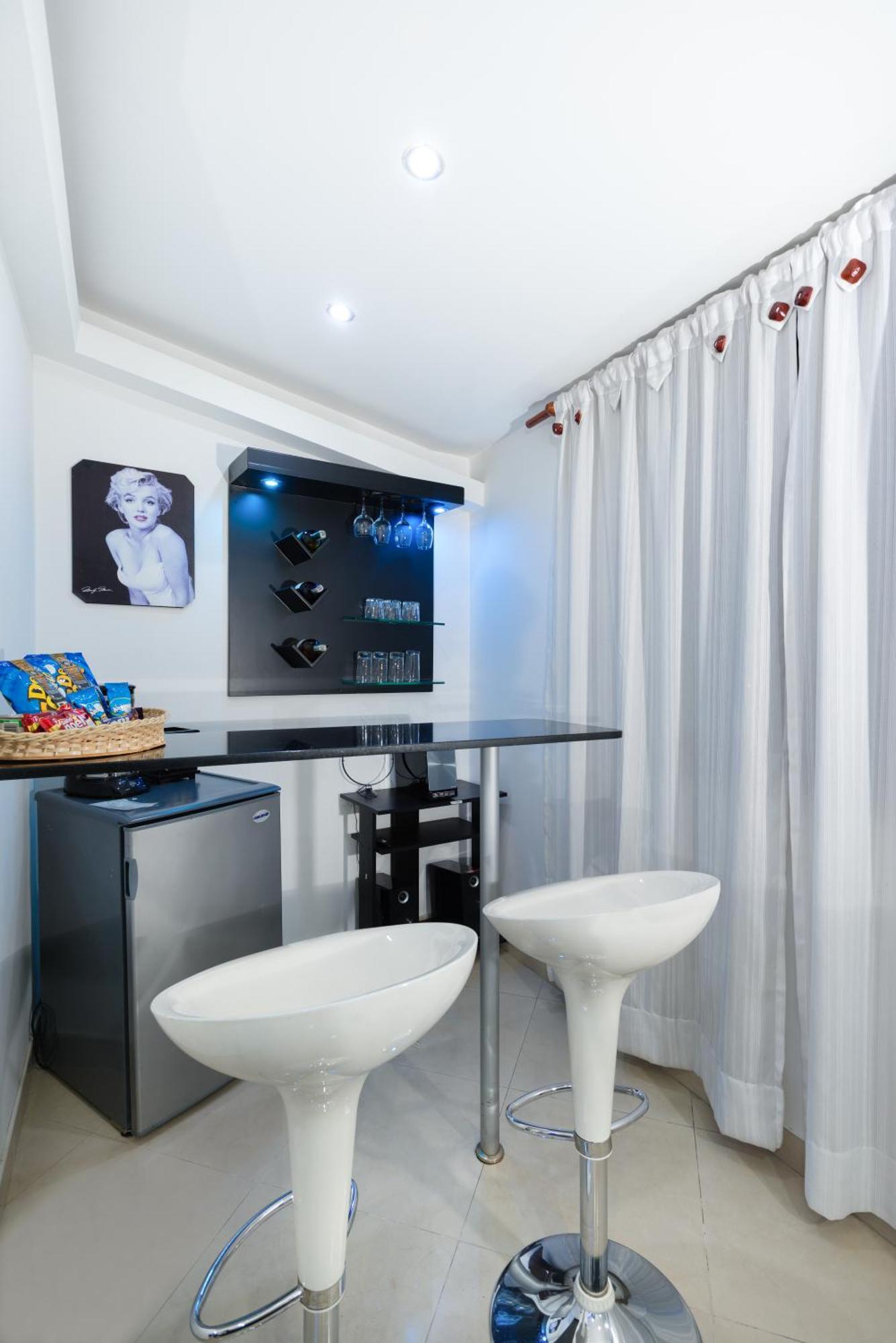 Hotel Puerto Bahia Сан Хил Екстериор снимка