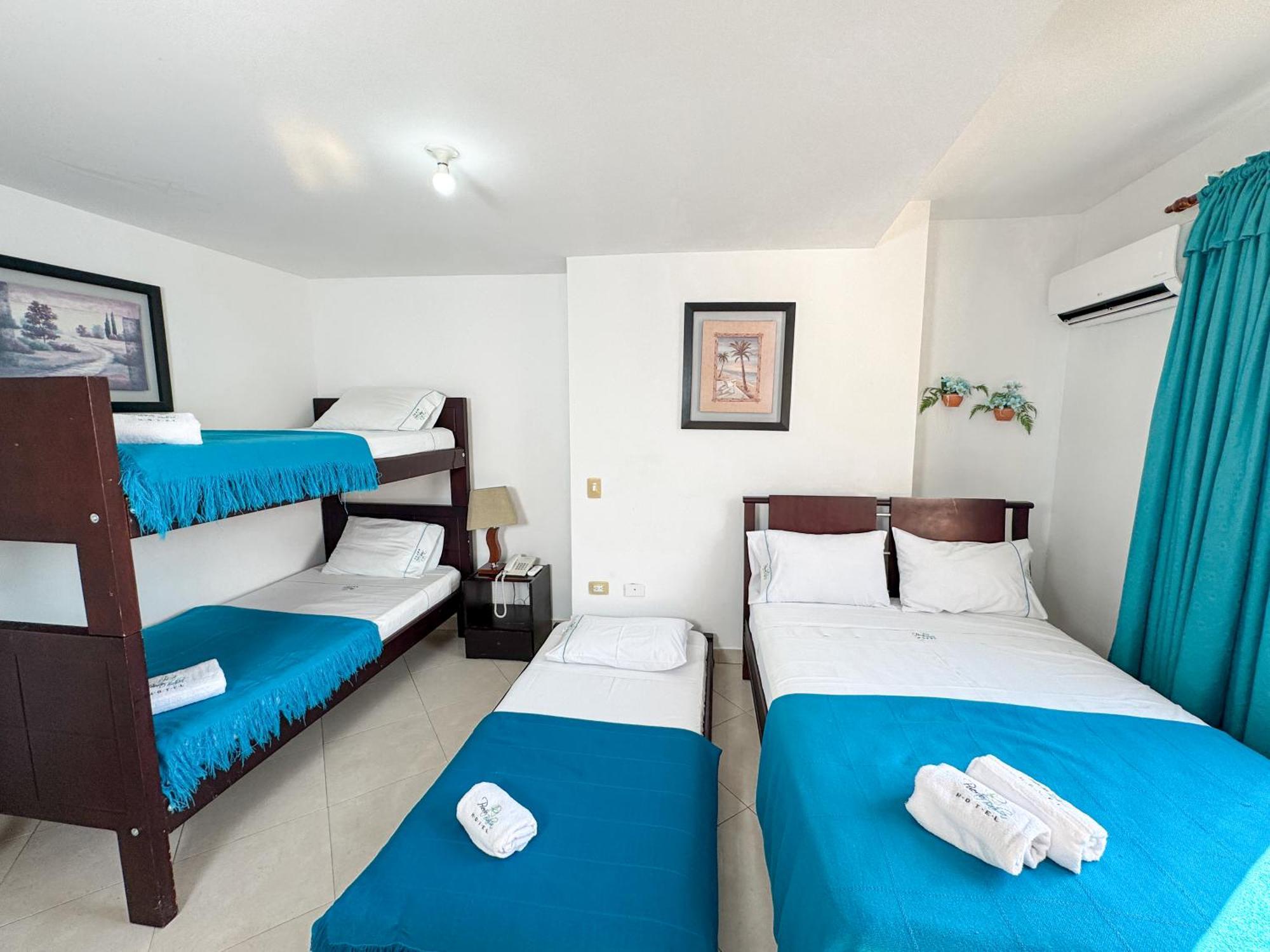 Hotel Puerto Bahia Сан Хил Екстериор снимка