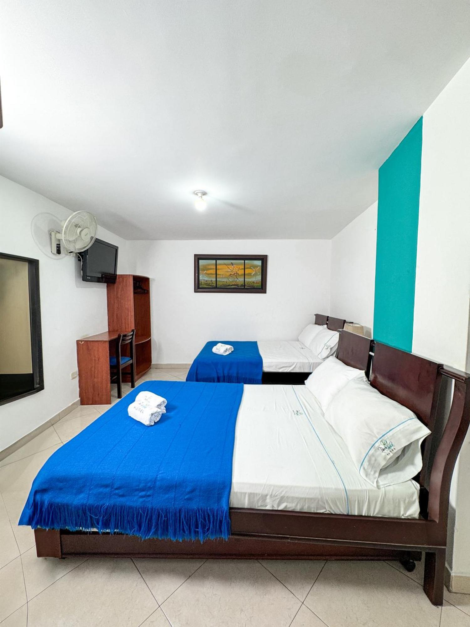 Hotel Puerto Bahia Сан Хил Екстериор снимка