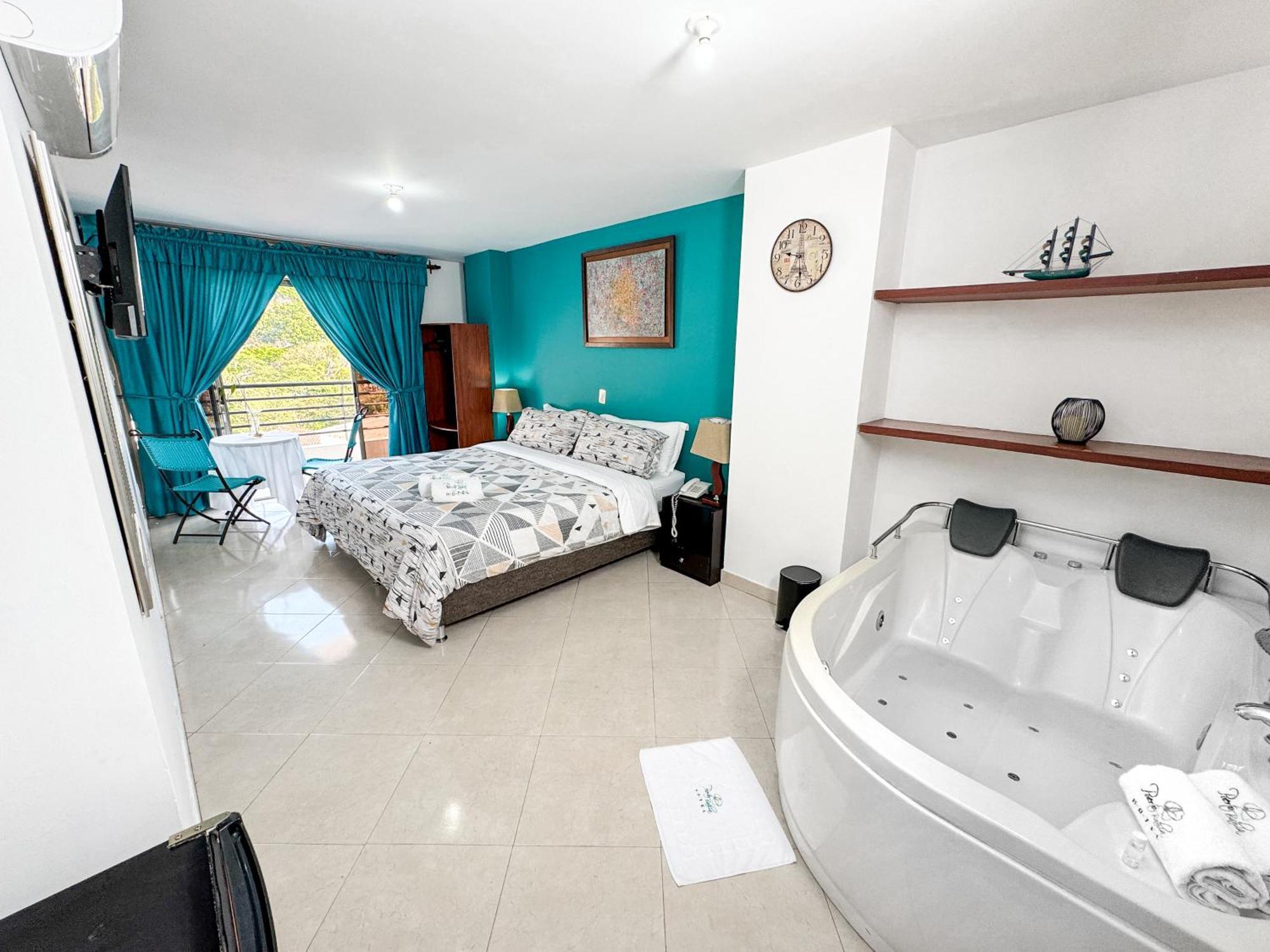 Hotel Puerto Bahia Сан Хил Екстериор снимка