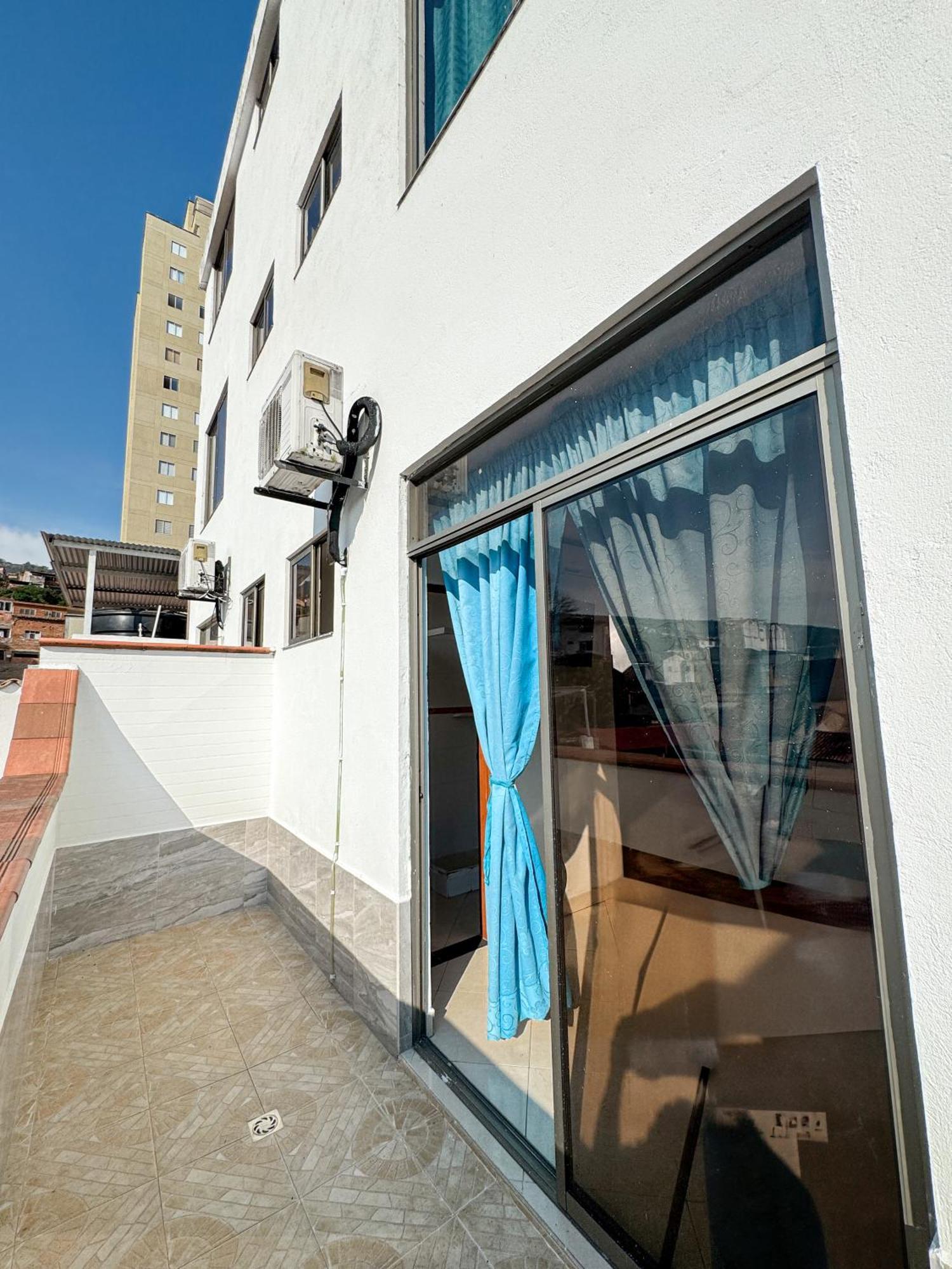 Hotel Puerto Bahia Сан Хил Екстериор снимка